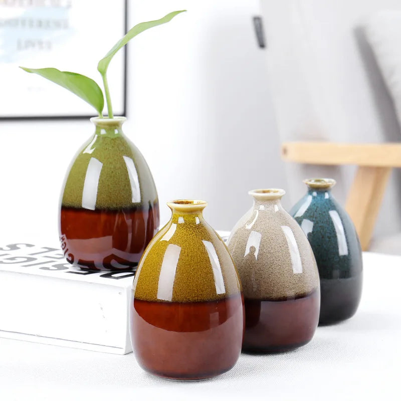 Color-glaze ceramic bud vase
