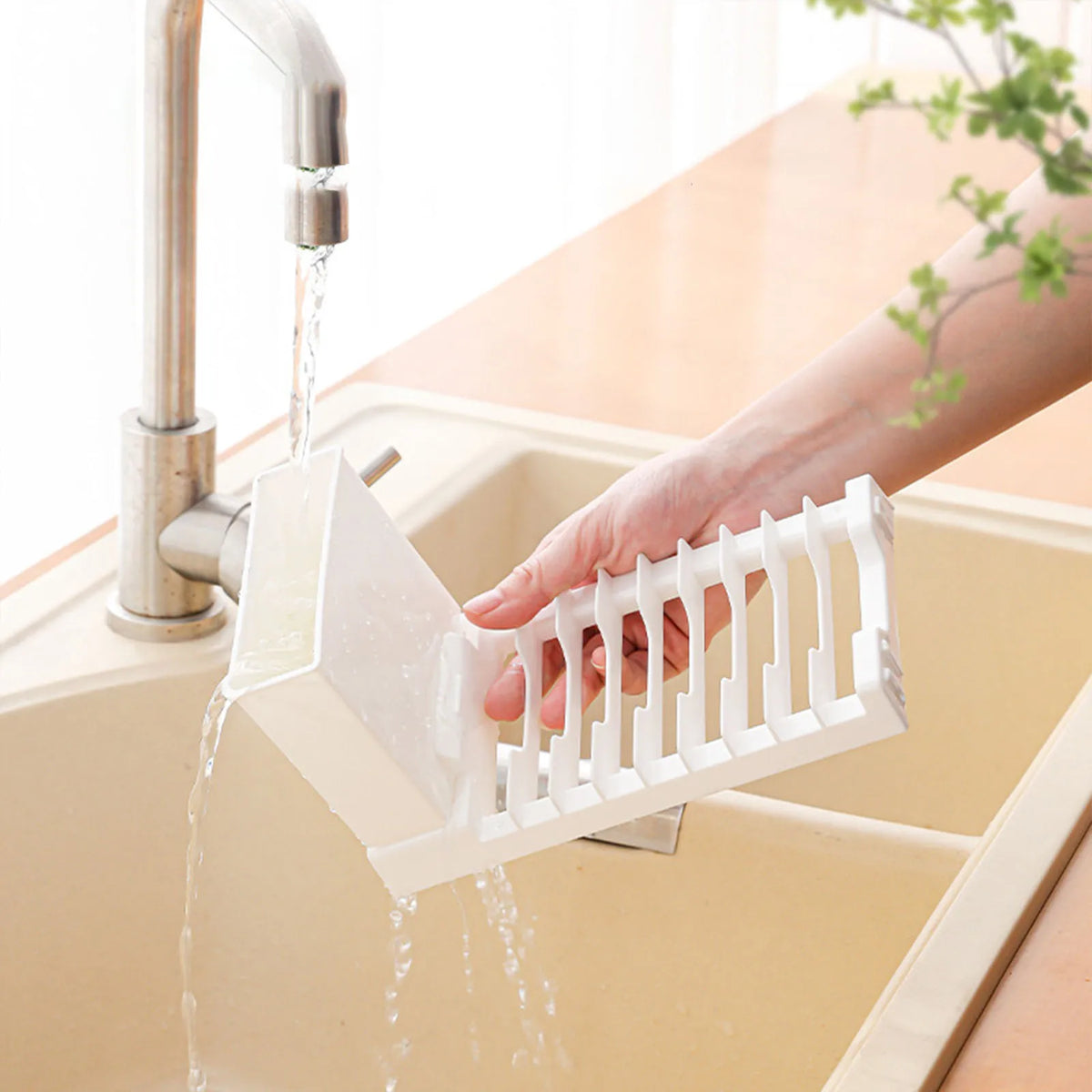 Compact dish drying rack for the countertop